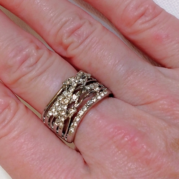 Crossover Ring - Picture 3 of 3